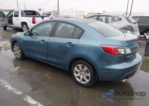 2010 Mazda Mazda3 I Sport z USA, uszkodzony, nr VIN JM1BL1SG5A1130805